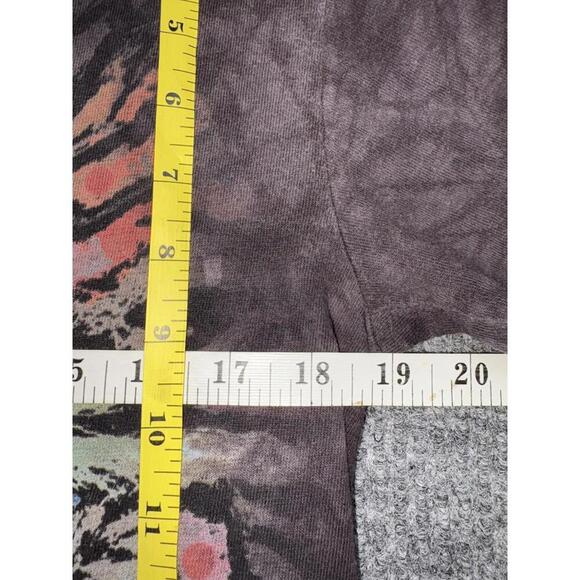 The Mountain Dean Russo Art 2015 T-Shirt Colorful Lion Graphic Print Size S - Picture 8 of 9